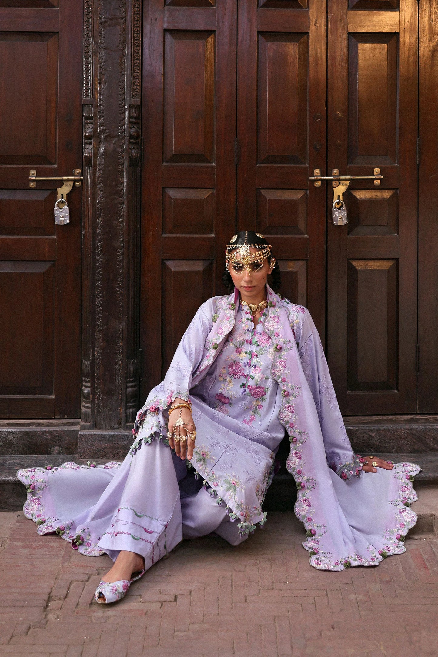 ZAHA FESTIVE '25 - NILOFER (ZF-25-04)