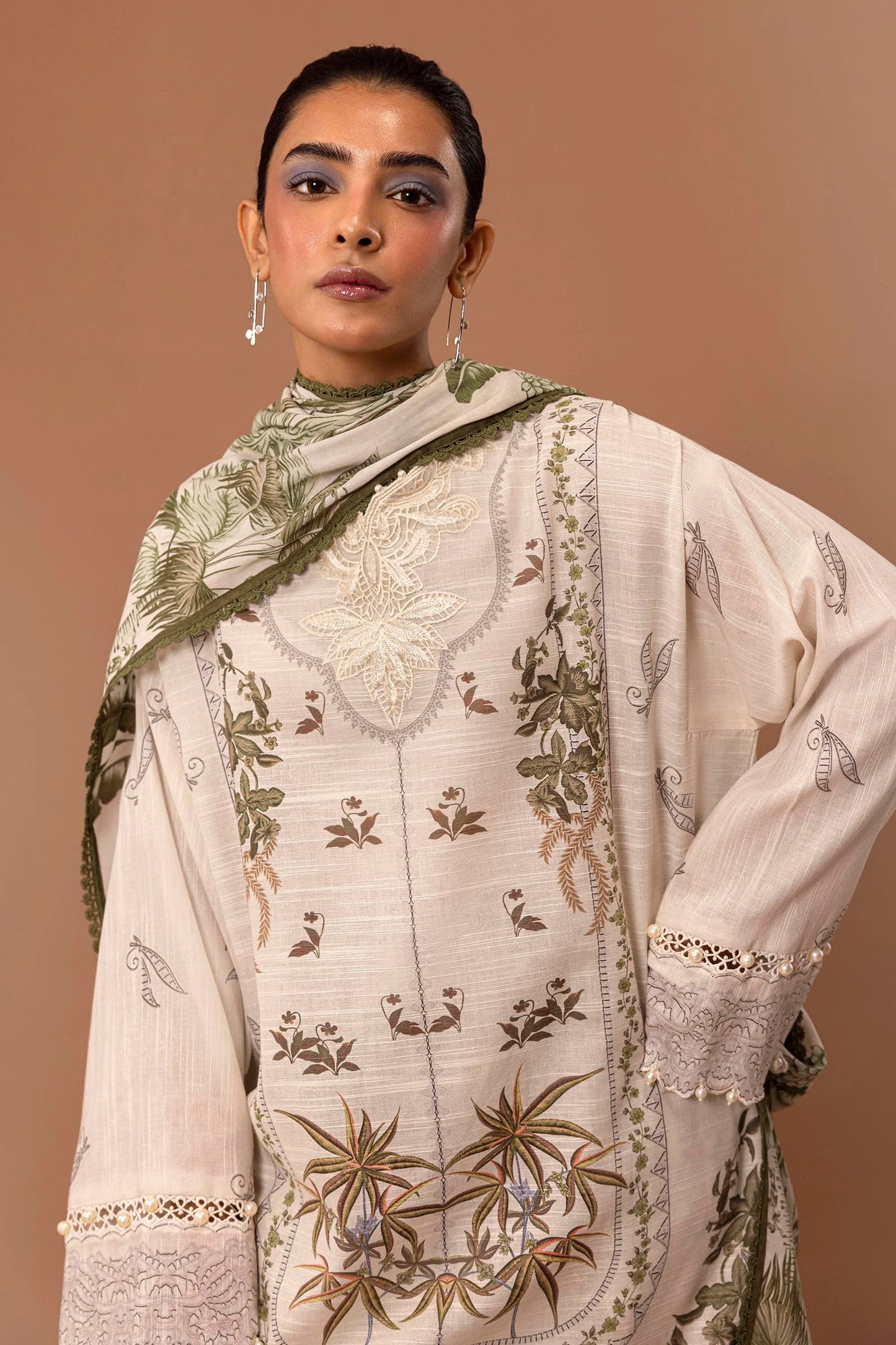 Mahay Winter'24 by Sana Safinaz - 6B