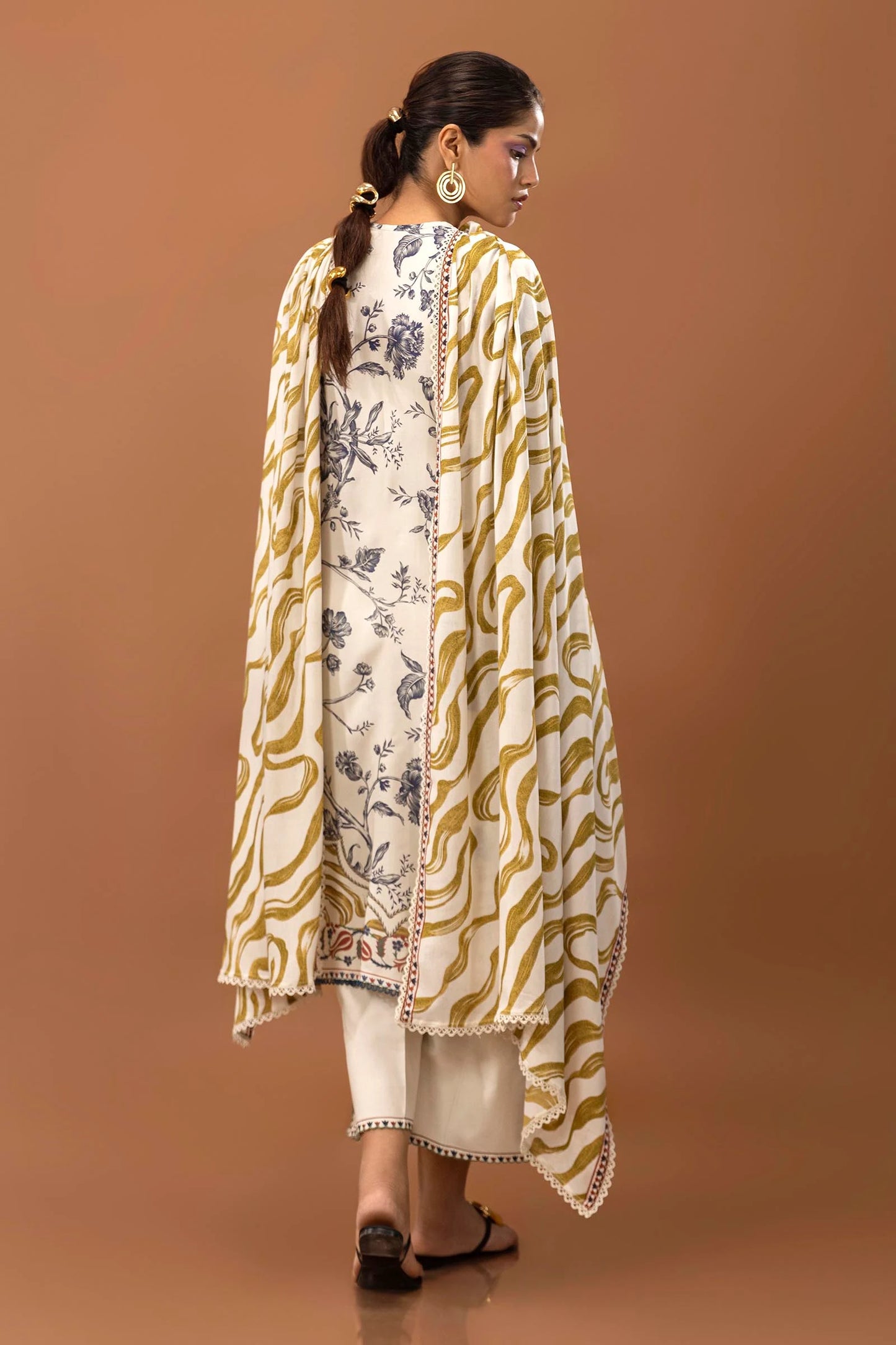 Mahay Winter'24 by Sana Safinaz - 4B