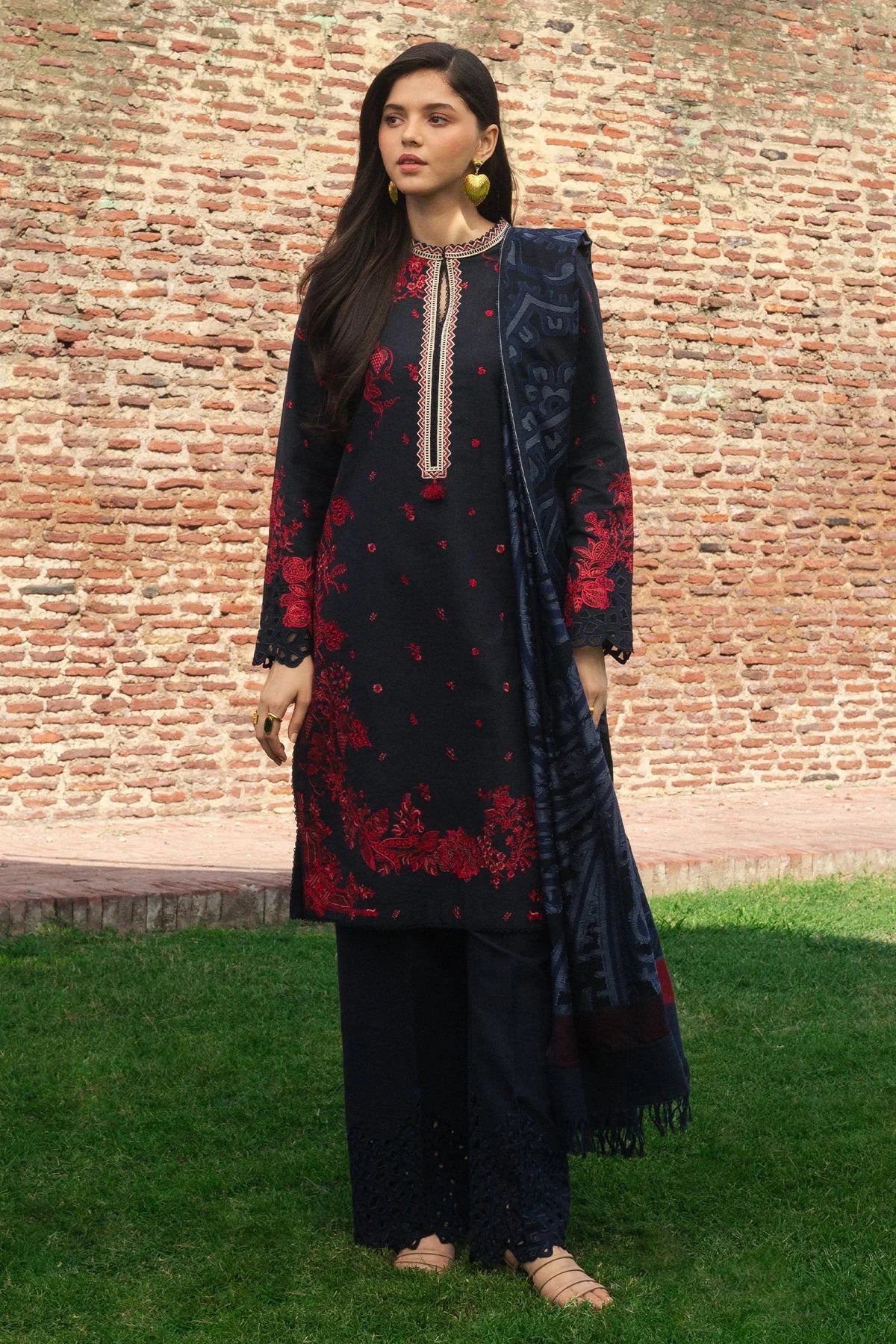 Winter Unstitched'24 by Zara Shahjahan - Darya D2